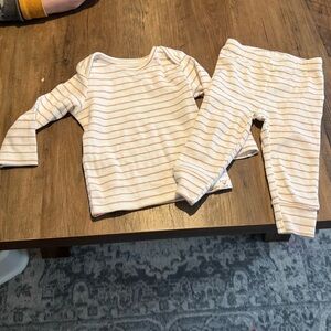 Carters matching set 6M